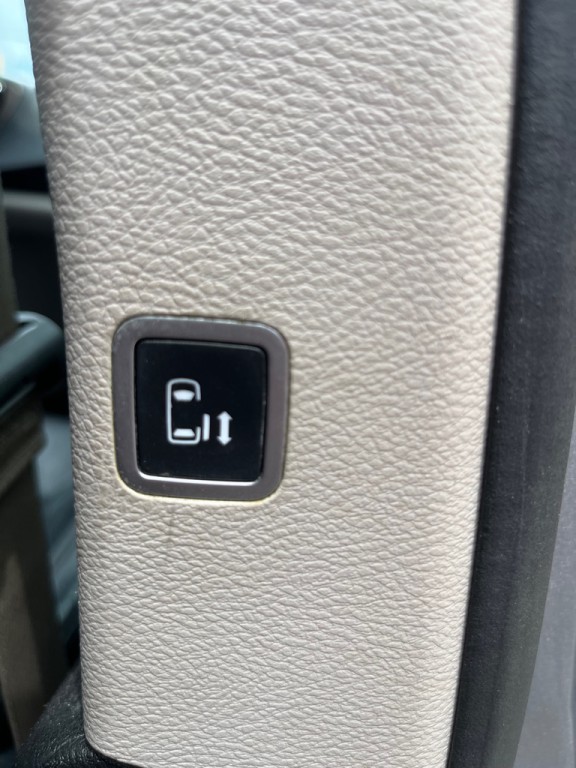 2017 Chrysler Pacifica Image 8