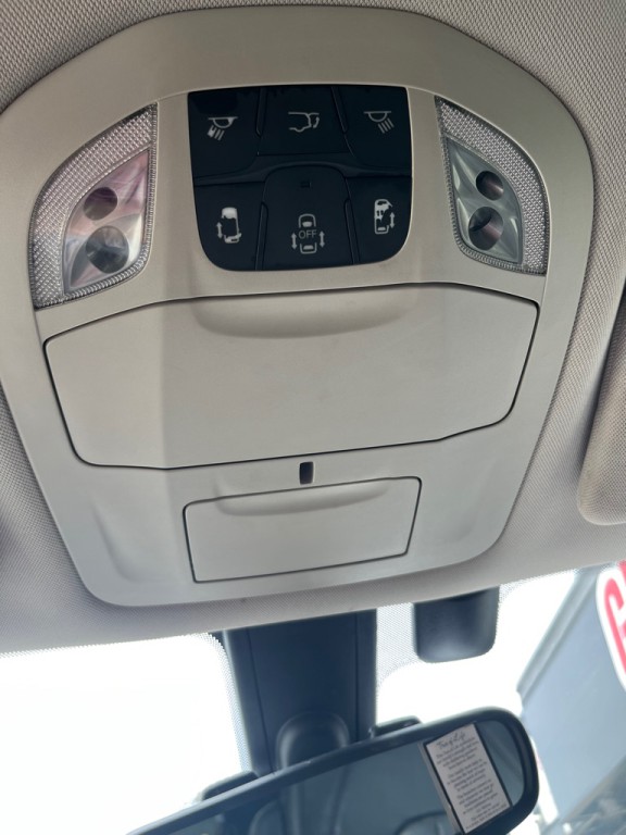2017 Chrysler Pacifica Image 14