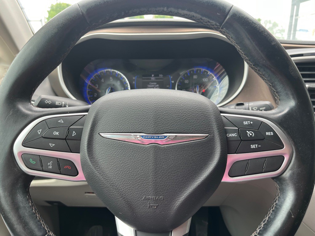 2017 Chrysler Pacifica Image 16