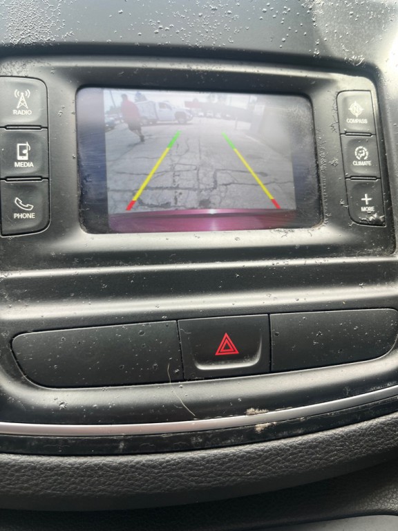 2015 Chrysler 200 Image 8