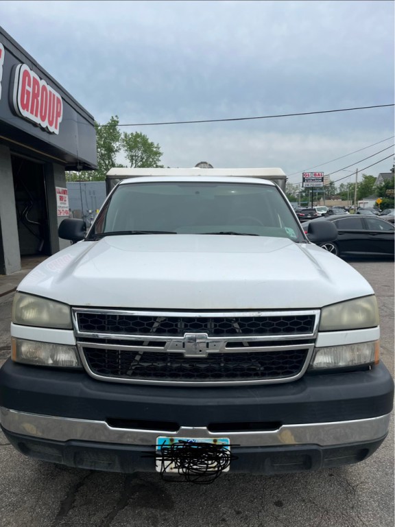2006 Chevrolet Silverado 1500 Image 2