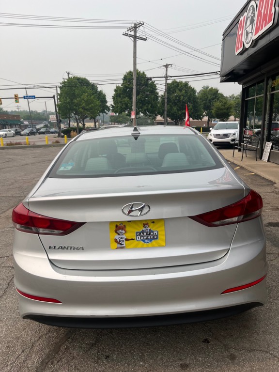 2018 Hyundai Elantra Image 4