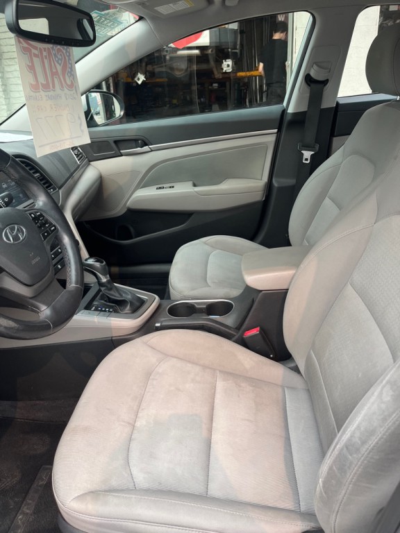 2018 Hyundai Elantra Image 8