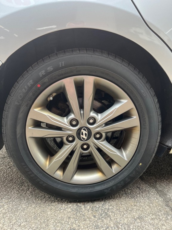 2018 Hyundai Elantra Image 19
