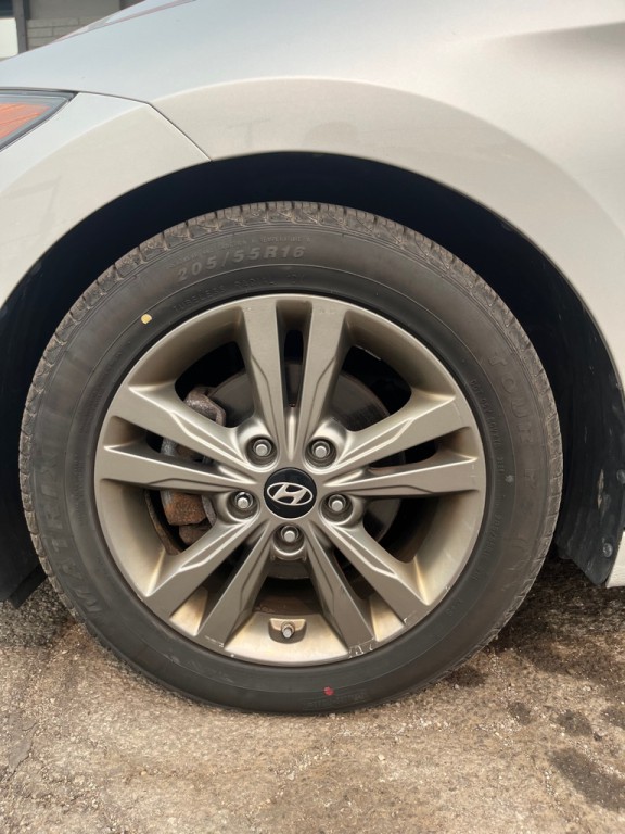 2018 Hyundai Elantra Image 21