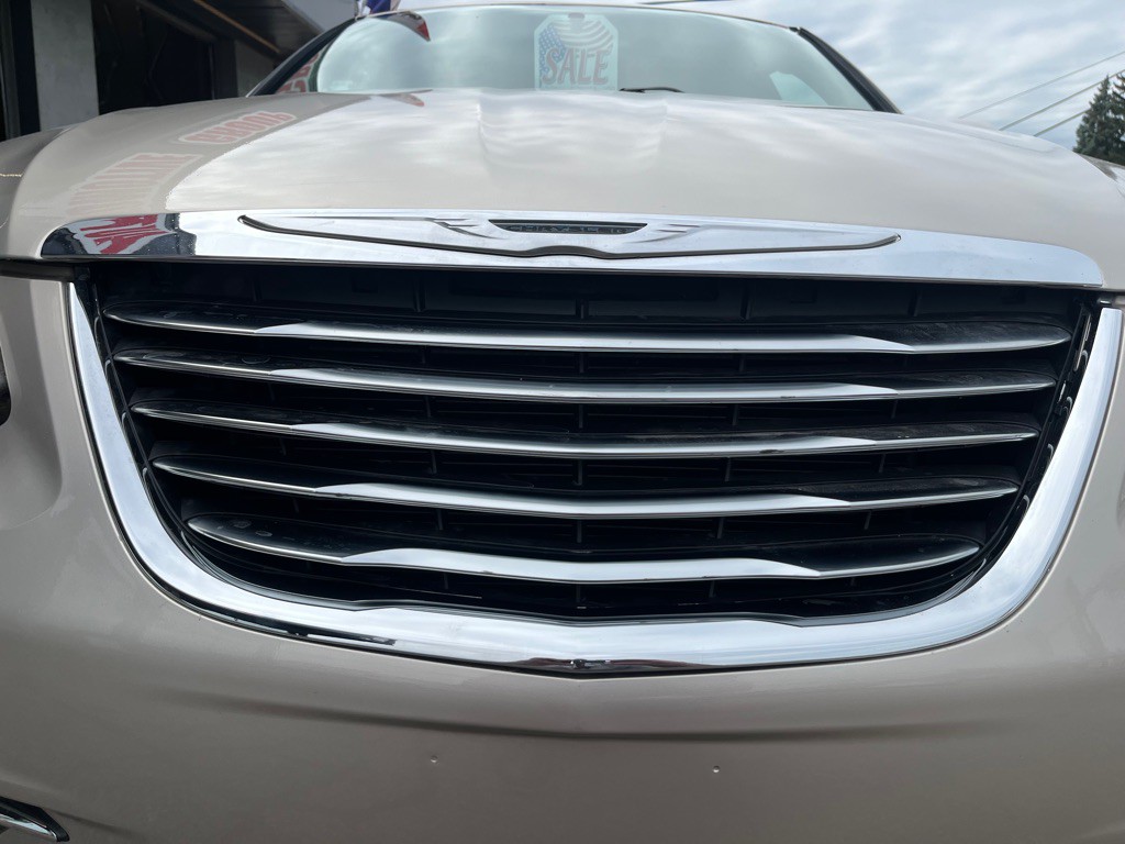2014 Chrysler 200 Image 6