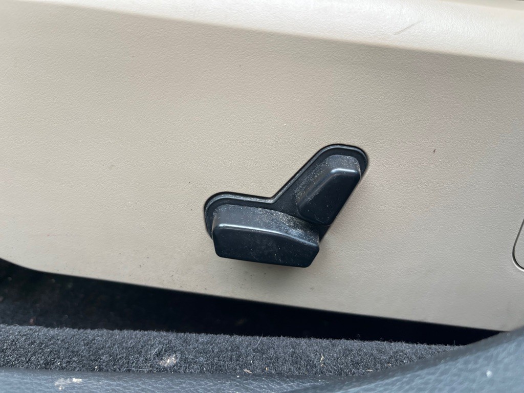 2014 Chrysler 200 Image 10