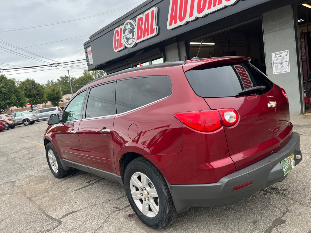 2011 Chevrolet Traverse Image 7
