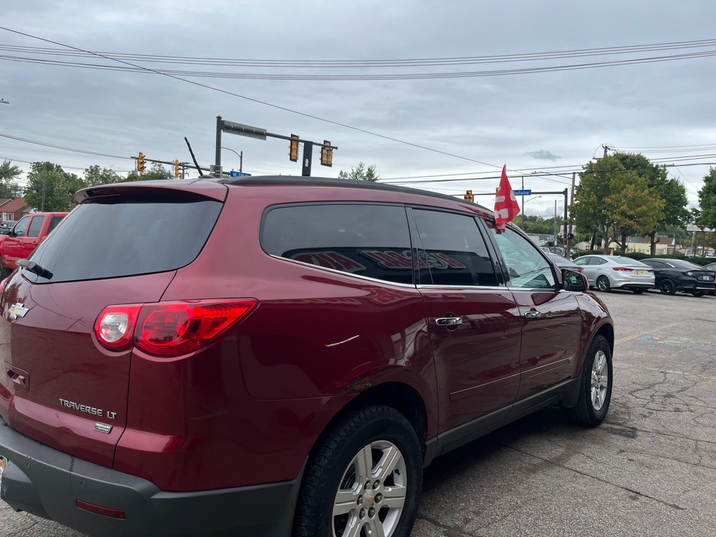 2011 Chevrolet Traverse Image 8
