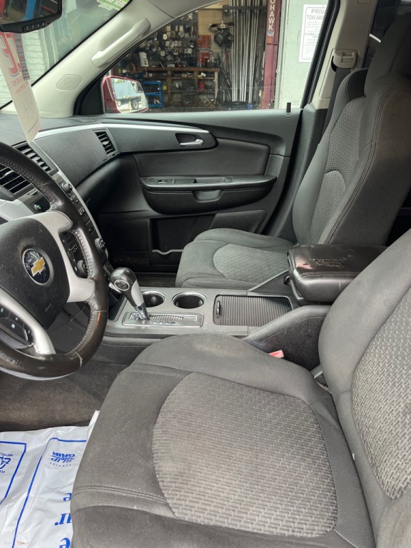 2011 Chevrolet Traverse Image 12