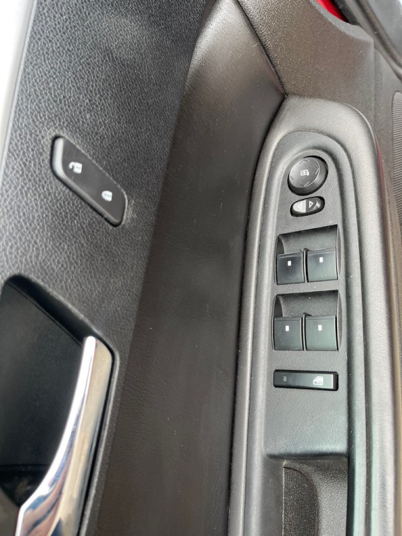 2011 Chevrolet Traverse Image 13