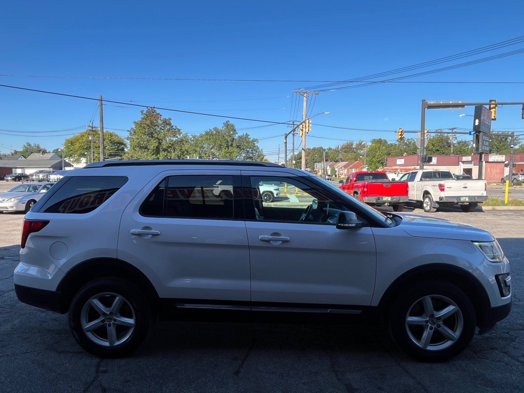 2017 Ford Explorer Image 3