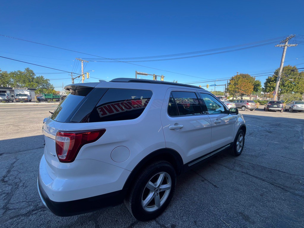 2017 Ford Explorer Image 5