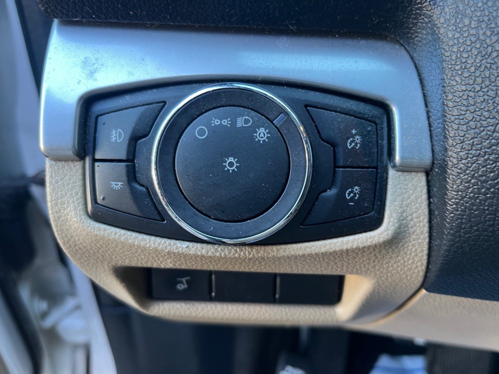2017 Ford Explorer Image 13