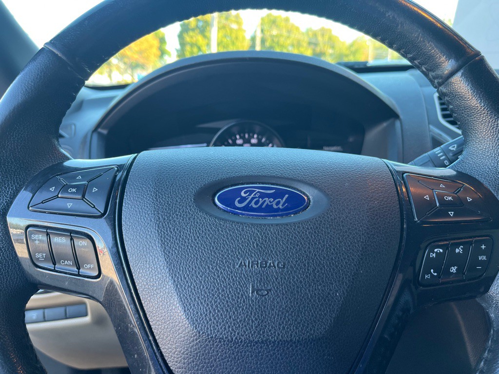 2017 Ford Explorer Image 19