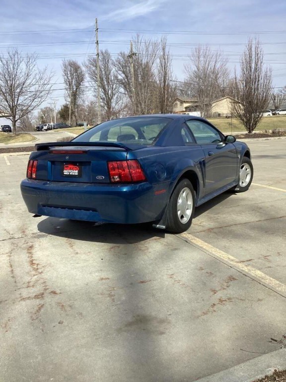 1999 Ford Mustang Image 4
