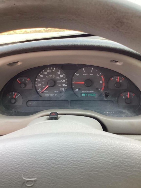 1999 Ford Mustang Image 9