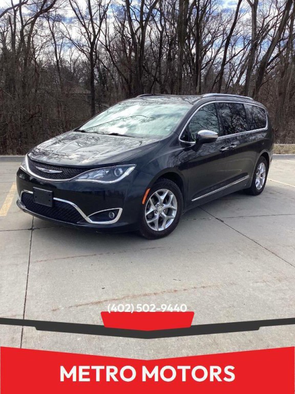 2018 Chrysler Pacifica Image 1