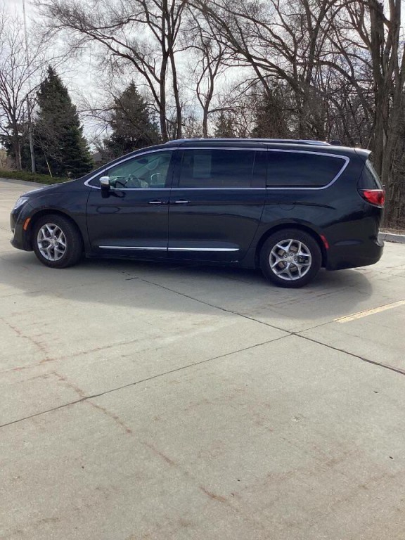 2018 Chrysler Pacifica Image 6