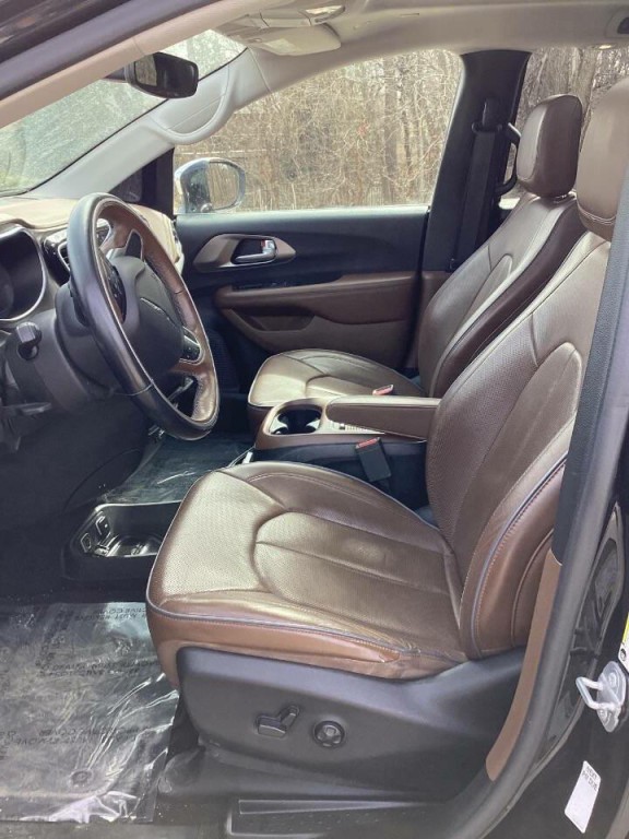 2018 Chrysler Pacifica Image 8