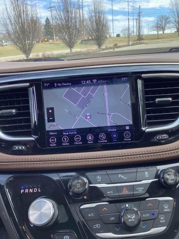 2018 Chrysler Pacifica Image 13