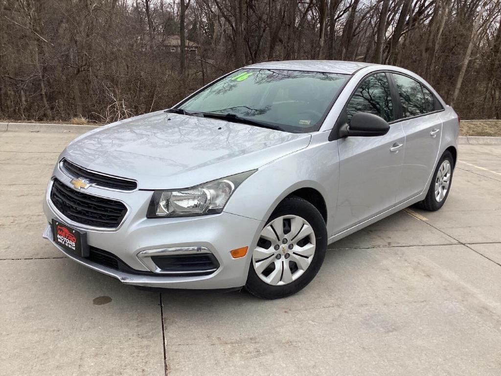 2016 Chevrolet Cruze Image 2