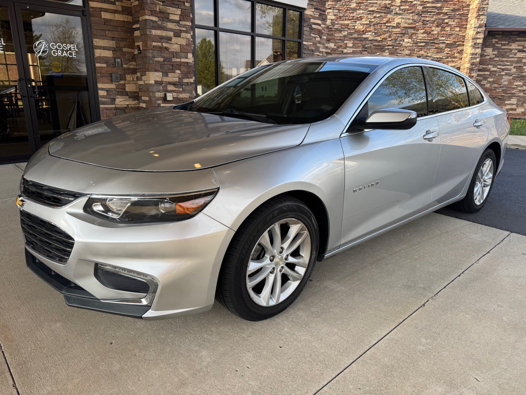 2018 Chevrolet Malibu Image 1