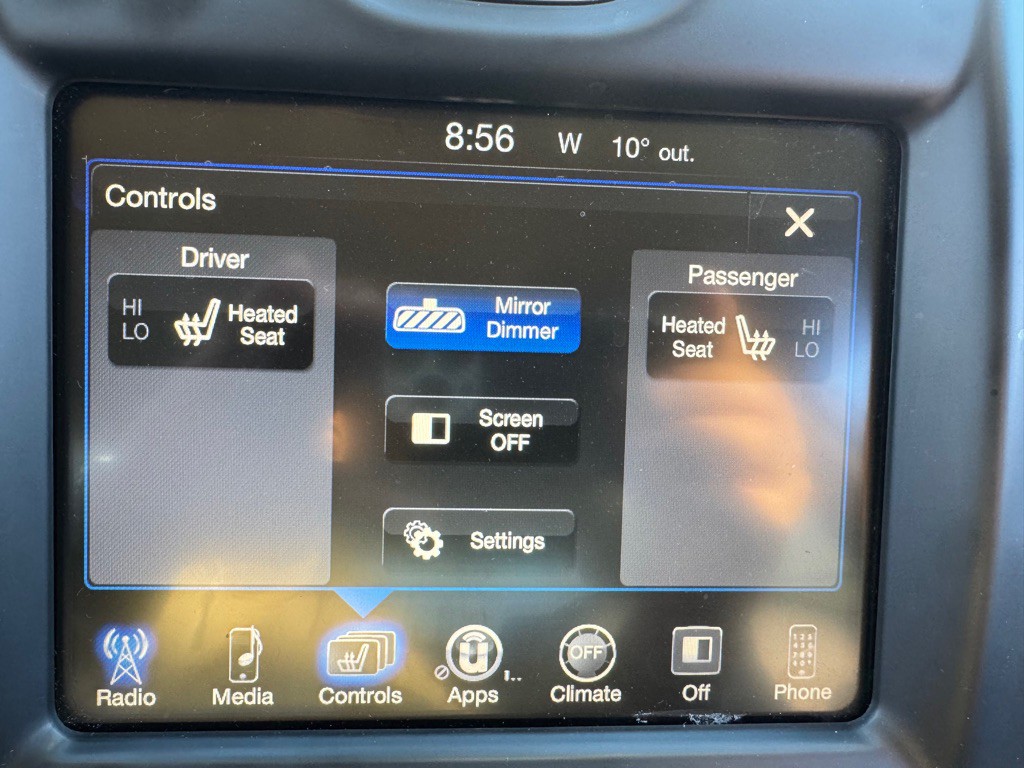 2016 Chrysler 300 Image 17