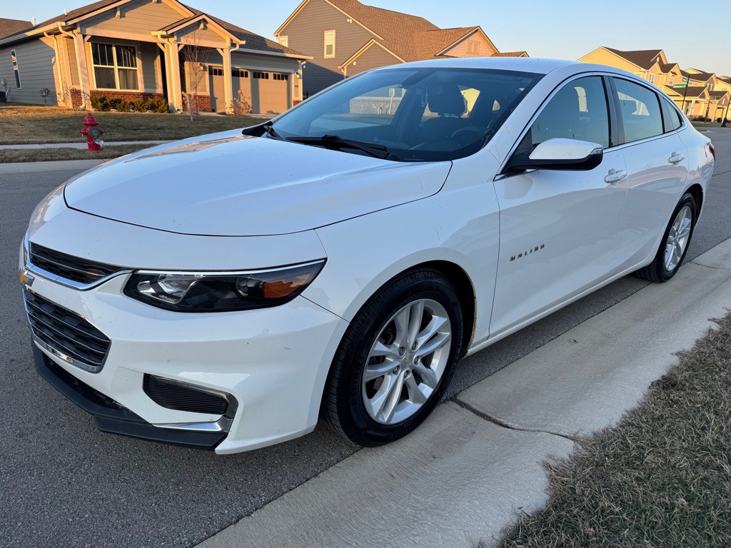 2018 Chevrolet Malibu Image 1
