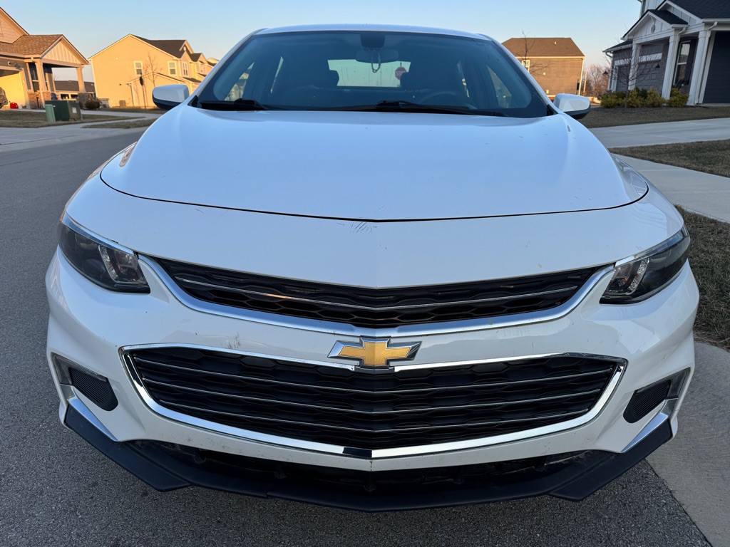 2018 Chevrolet Malibu Image 2