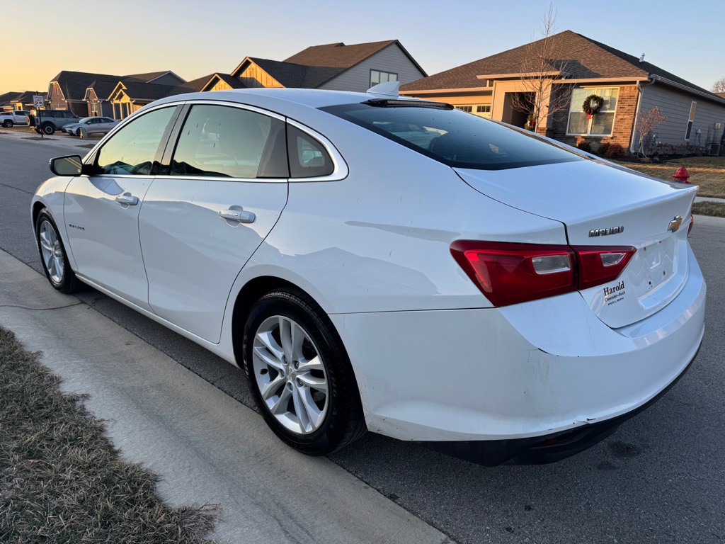 2018 Chevrolet Malibu Image 4