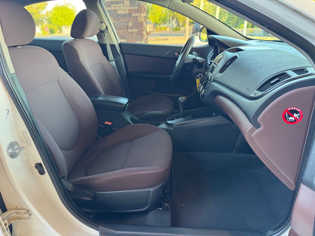 2010 Kia Forte Image 7