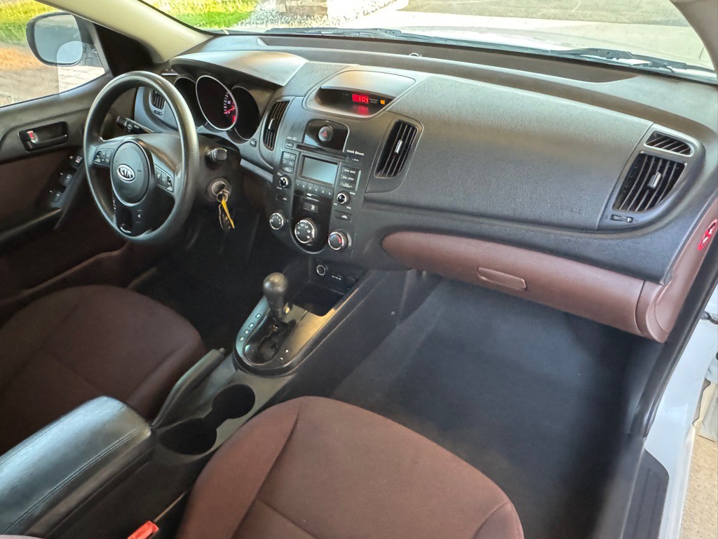 2010 Kia Forte Image 8
