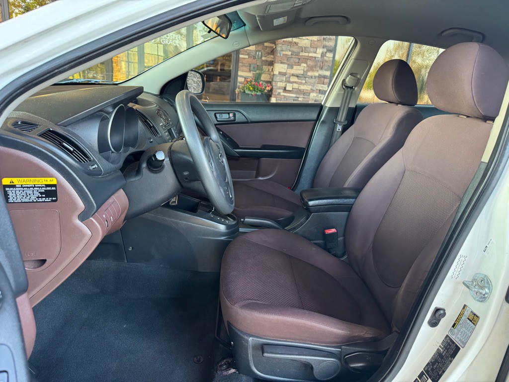 2010 Kia Forte Image 9