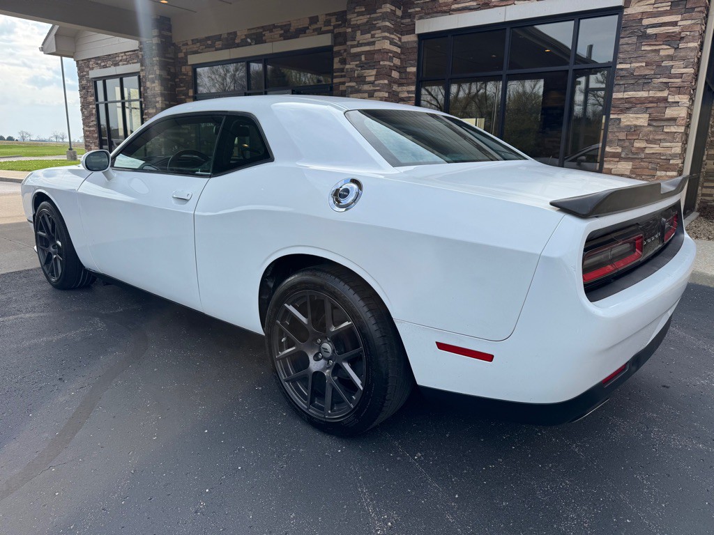 2016 Dodge Challenger Image 6