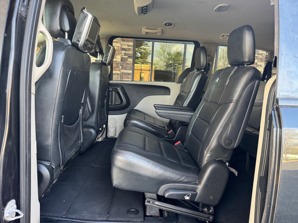 2011 Dodge Grand Caravan Image 13