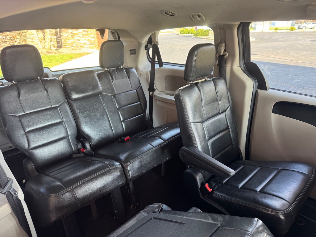 2011 Dodge Grand Caravan Image 15