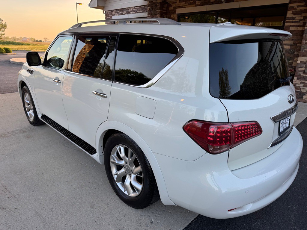 2013 INFINITI QX56 Image 6