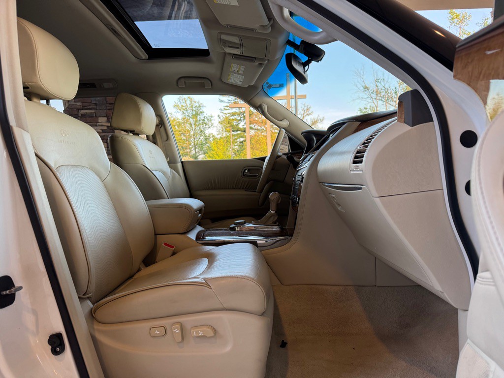 2013 INFINITI QX56 Image 7