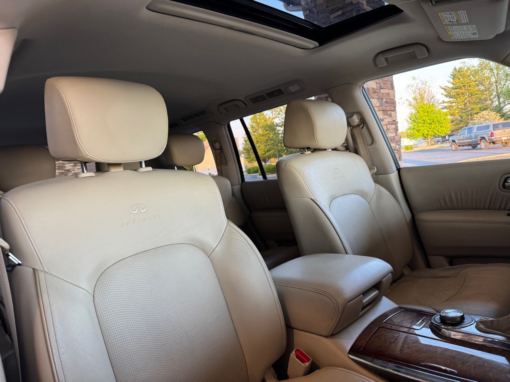 2013 INFINITI QX56 Image 8
