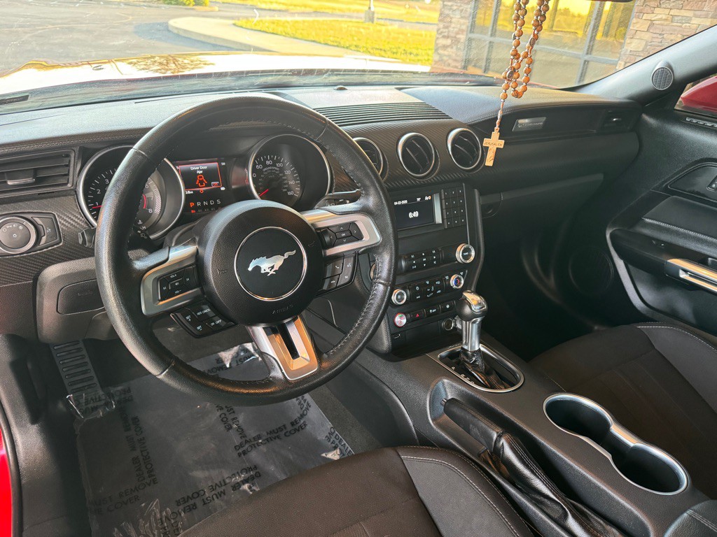 2022 Ford Mustang Image 10