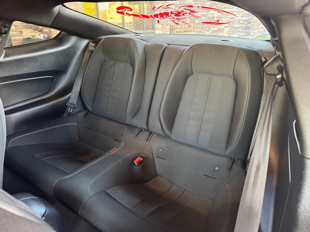 2022 Ford Mustang Image 12