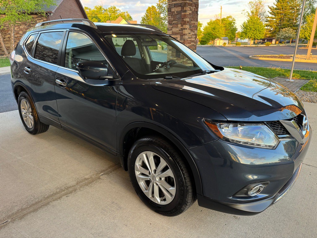 2016 Nissan Rogue Image 2