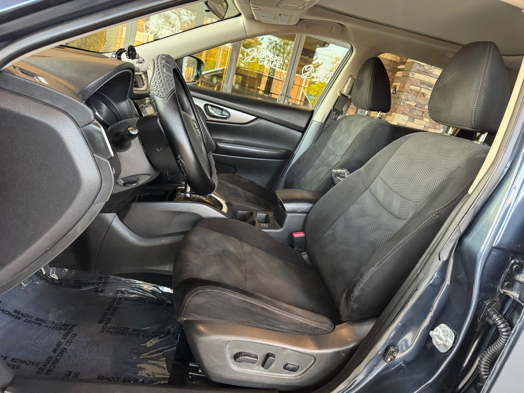 2016 Nissan Rogue Image 8
