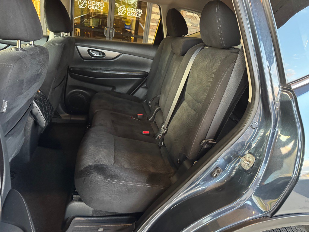 2016 Nissan Rogue Image 11