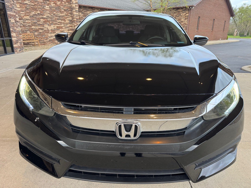 2018 Honda Civic Image 2