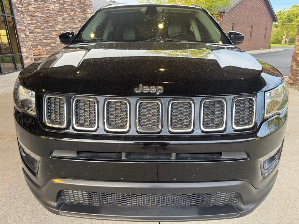 2018 Jeep Compass Image 2