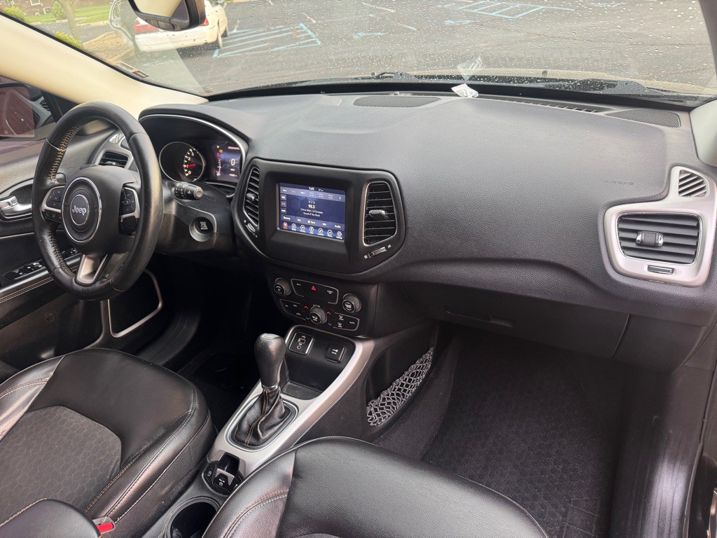 2018 Jeep Compass Image 9