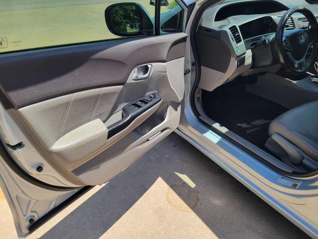 2012 Honda Civic Image 9