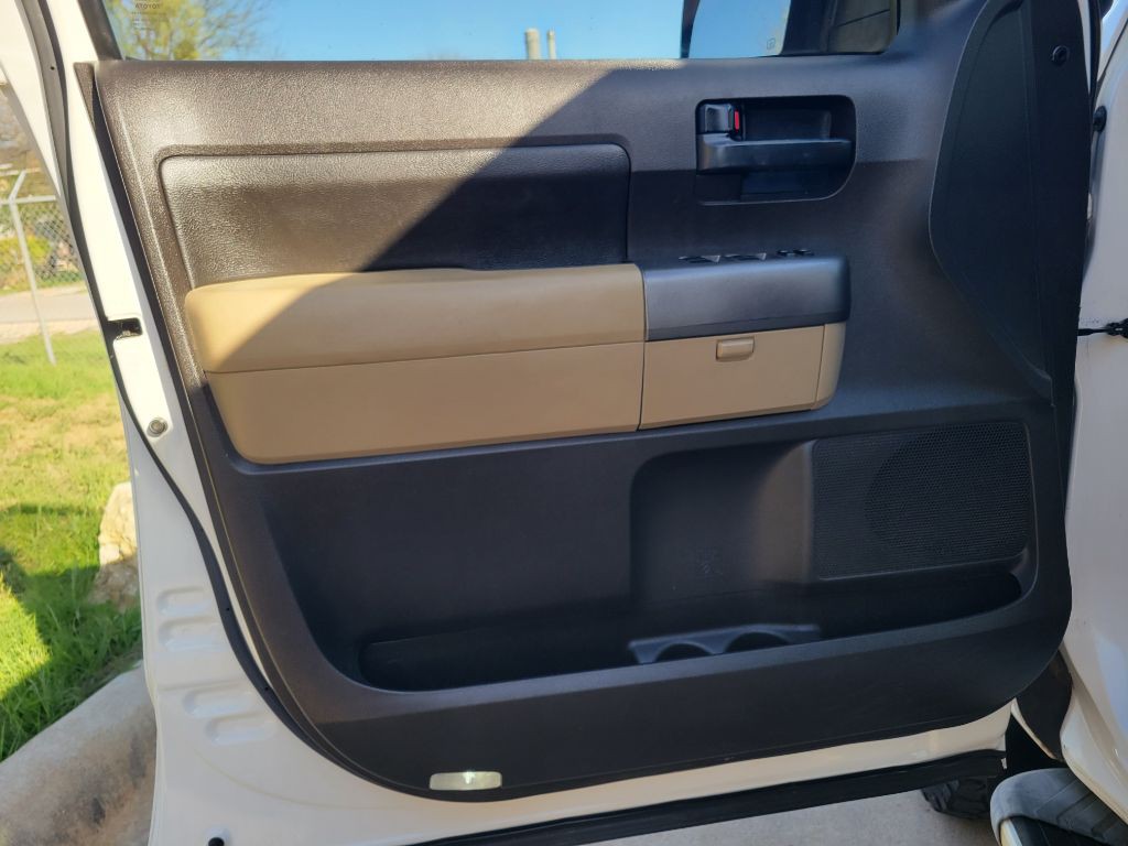 2010 Toyota Tundra Image 11